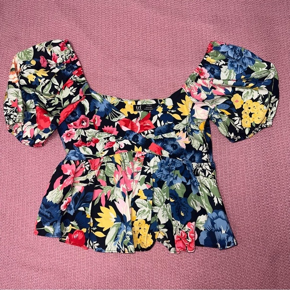 ZARA Trafaluc PRINTED DRAPED‎ TOP FLORAL CROPPED top size XS / shorts size S - Picture 5 of 10
